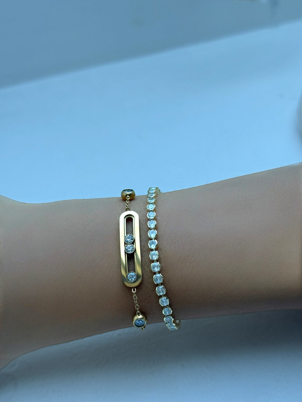 Gold Moving Stone Bracelet