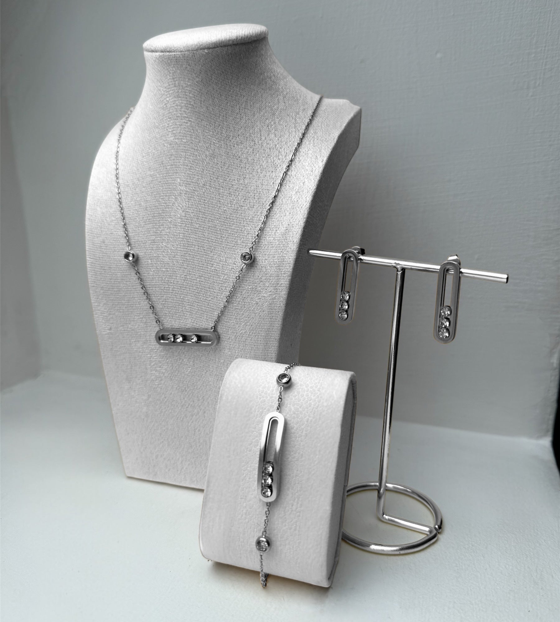 Silver Moving Stone Set